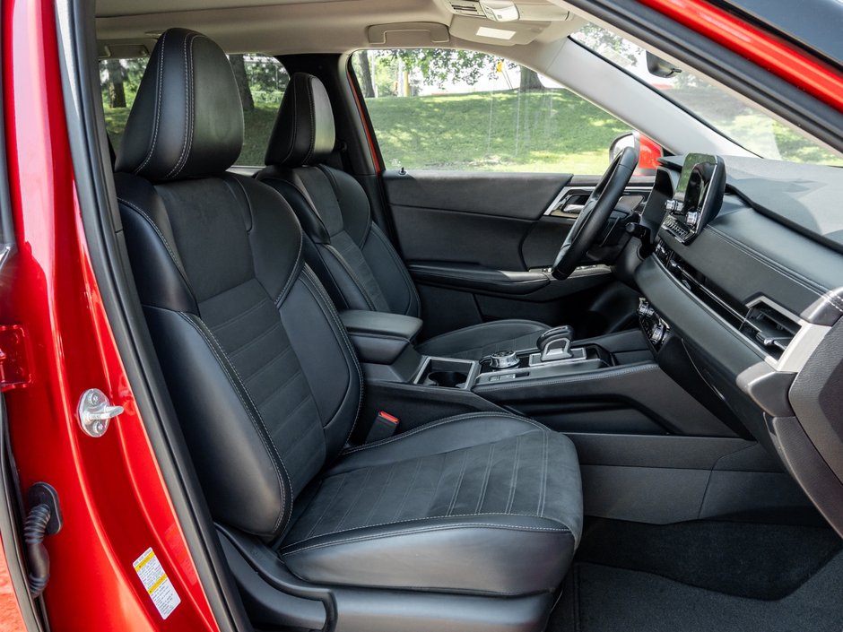 2024 Mitsubishi Outlander LE S-AWC-20