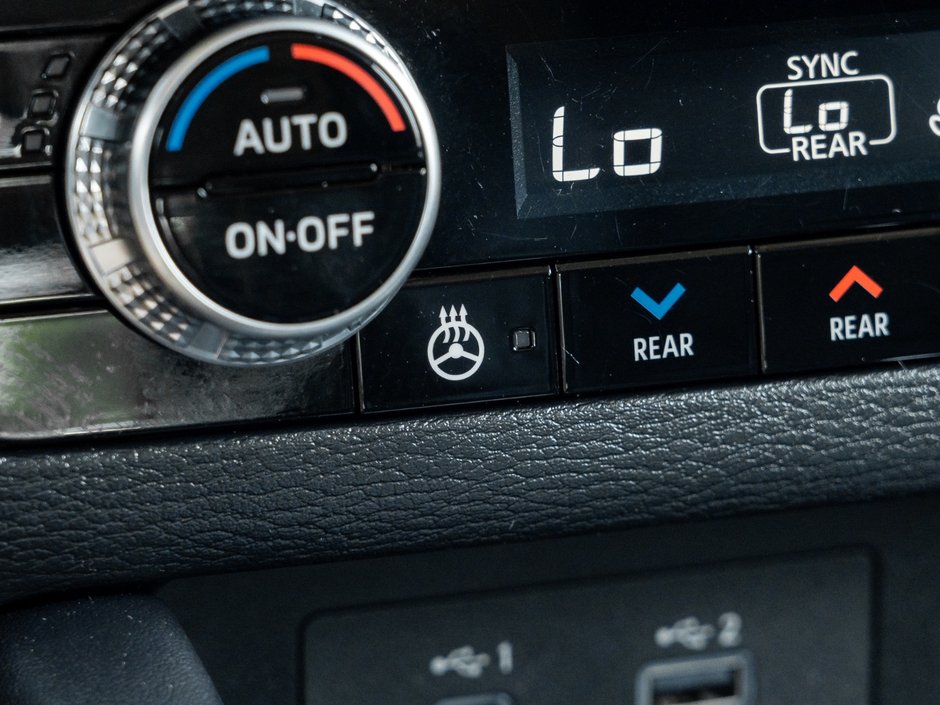 2024 Mitsubishi Outlander LE S-AWC-18