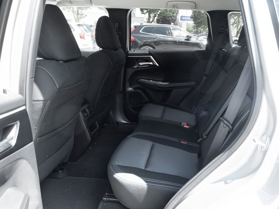 2024 Mitsubishi Outlander ES S-AWC-18