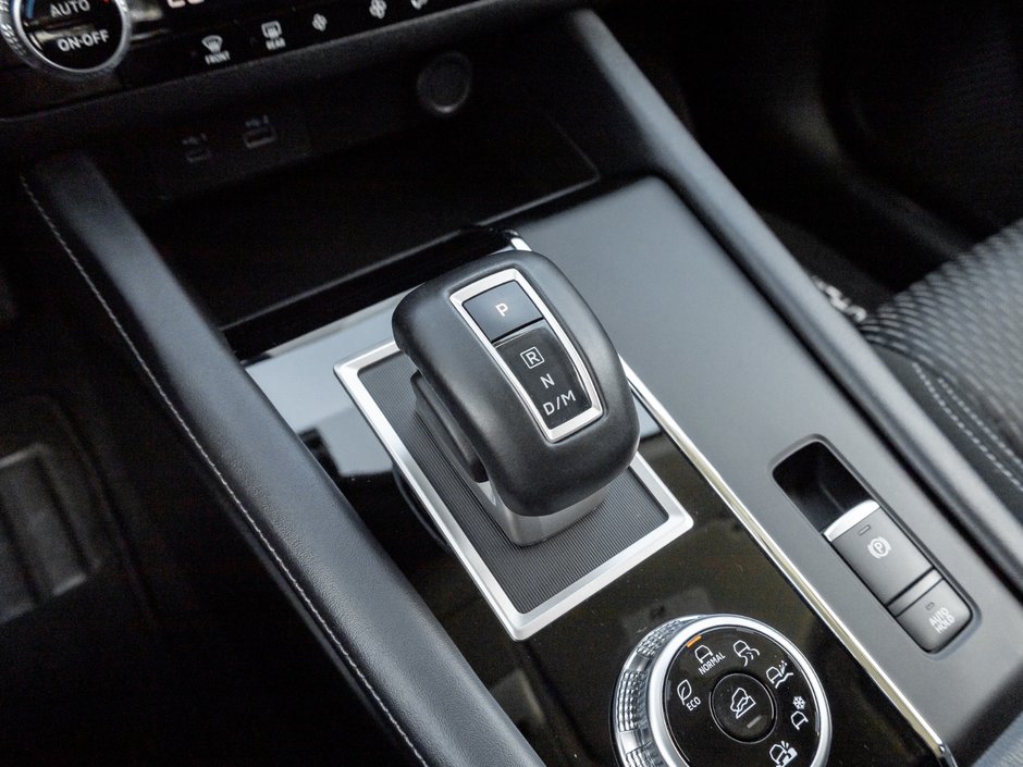 2024 Mitsubishi Outlander ES S-AWC-13