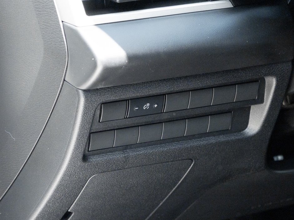 2024 Mitsubishi Outlander ES S-AWC-12