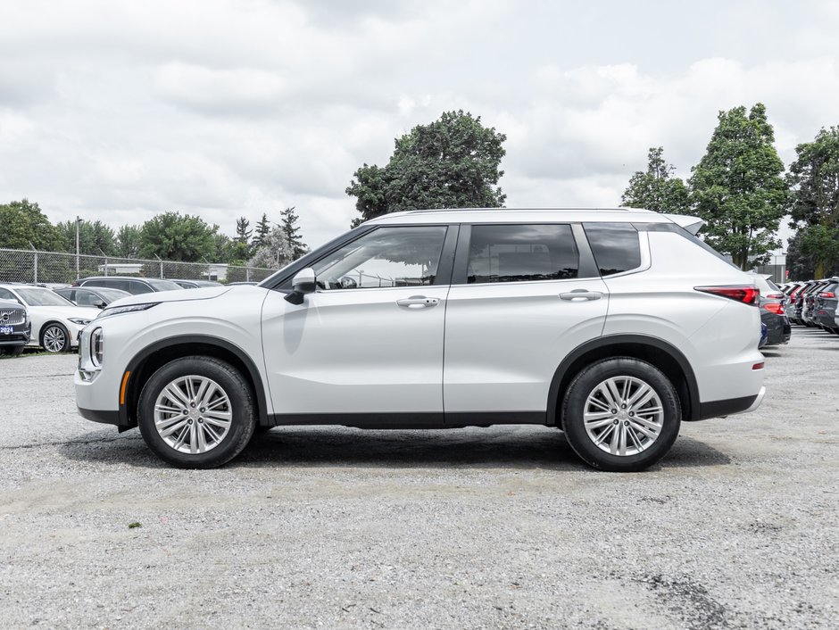 2024 Mitsubishi Outlander SE S-AWC-2