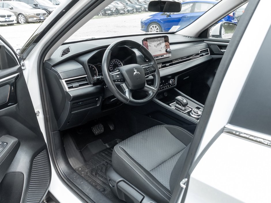 2024 Mitsubishi Outlander SE S-AWC-6