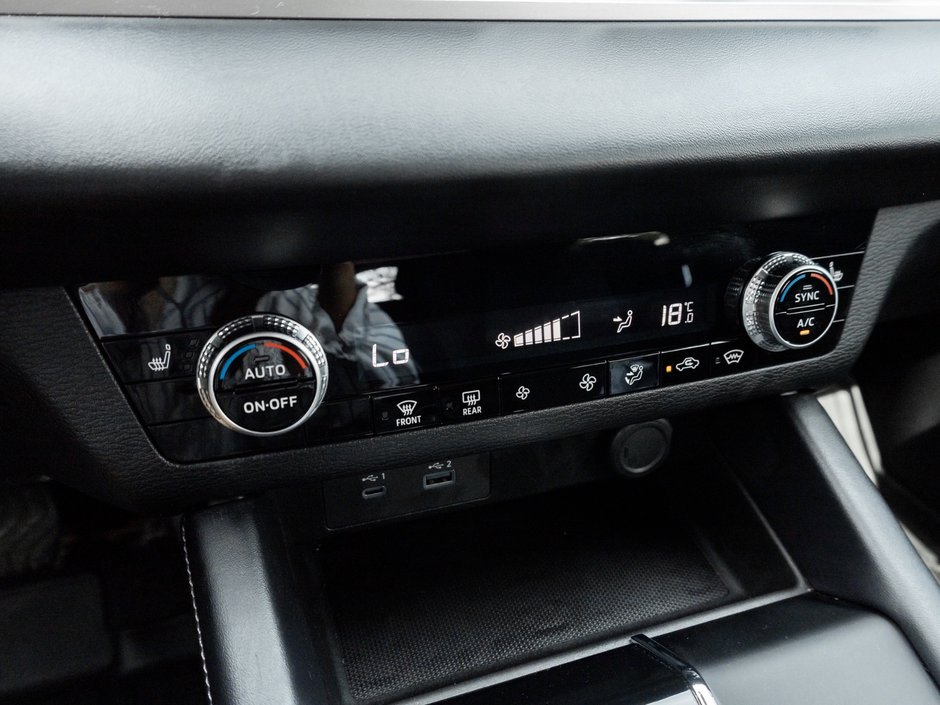 2024 Mitsubishi Outlander ES S-AWC-12