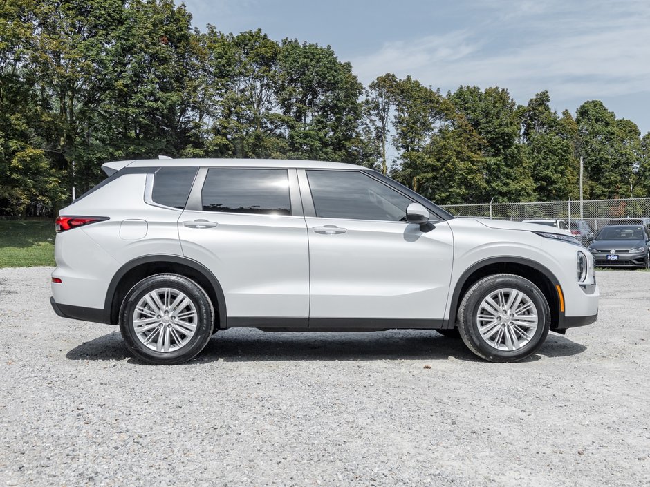 2024 Mitsubishi Outlander ES S-AWC-2