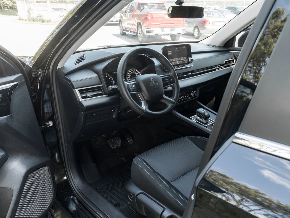 2024 Mitsubishi Outlander SE S-AWC-6