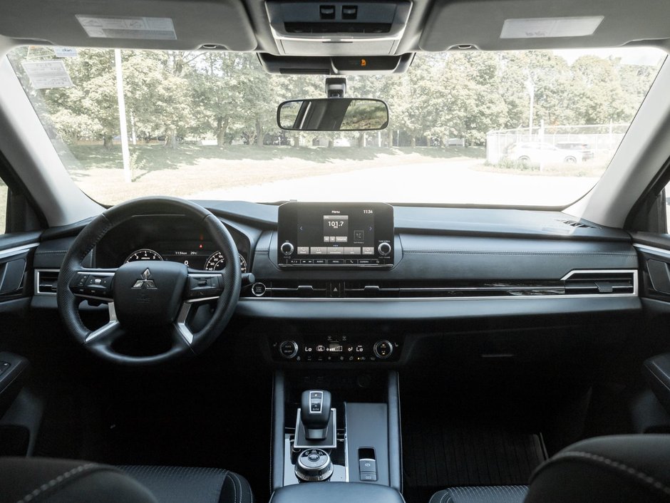 2024 Mitsubishi Outlander SE S-AWC-21