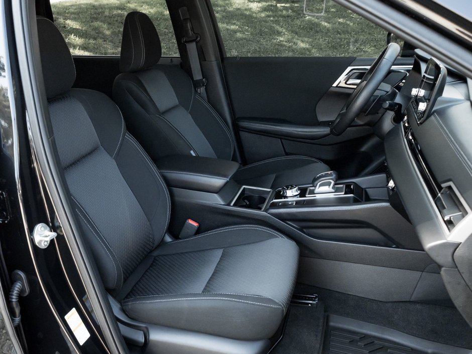 2024 Mitsubishi Outlander SE S-AWC-18