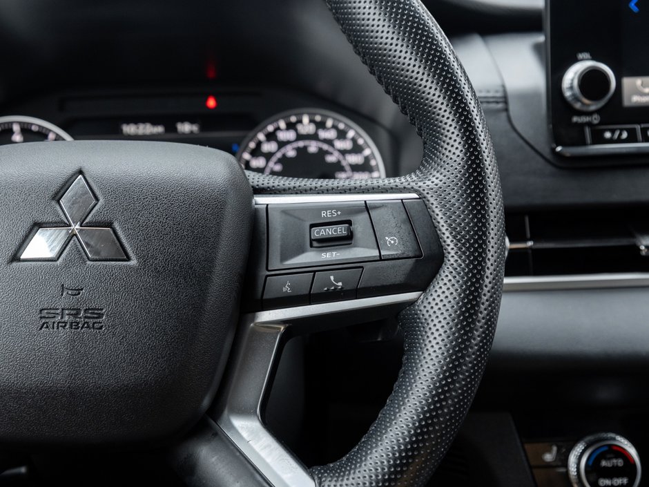 2024 Mitsubishi Outlander SE S-AWC-9