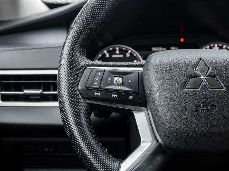 2024 Mitsubishi Outlander SE S-AWC-8