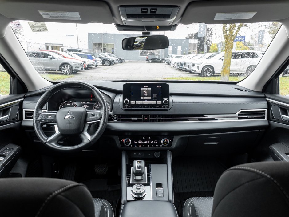 2024 Mitsubishi Outlander SE S-AWC-23