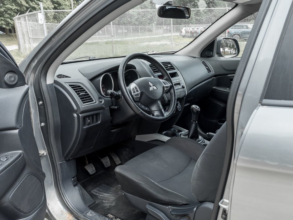 2011 Mitsubishi RVR ES 2WD 5sp-6