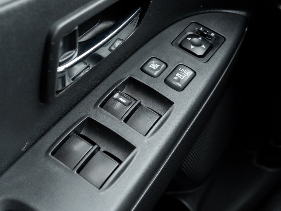 2012 Mitsubishi RVR SE 4WD CVT-12