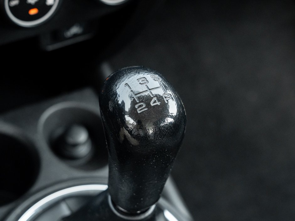 2015 Mitsubishi RVR 2WD ES - 5MT-13