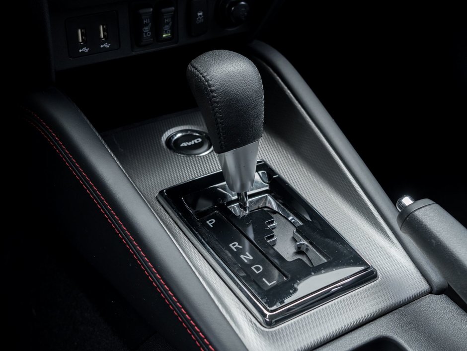 2020 Mitsubishi RVR 2.4L SEL AWC - CVT-12
