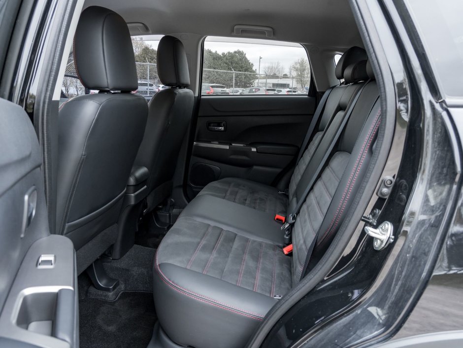 2020 Mitsubishi RVR 2.4L SEL AWC - CVT-18