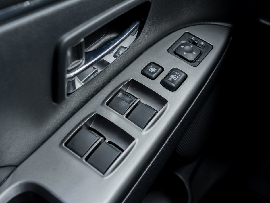 2020 Mitsubishi RVR 2.4L SEL AWC - CVT-11