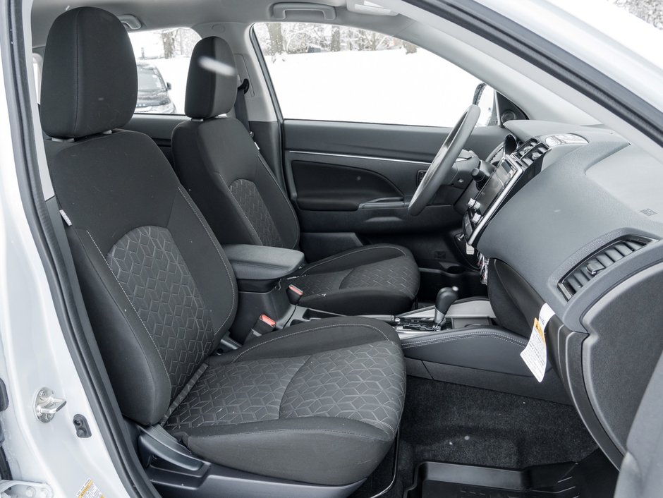 2022 Mitsubishi RVR ES FWD - CVT-17