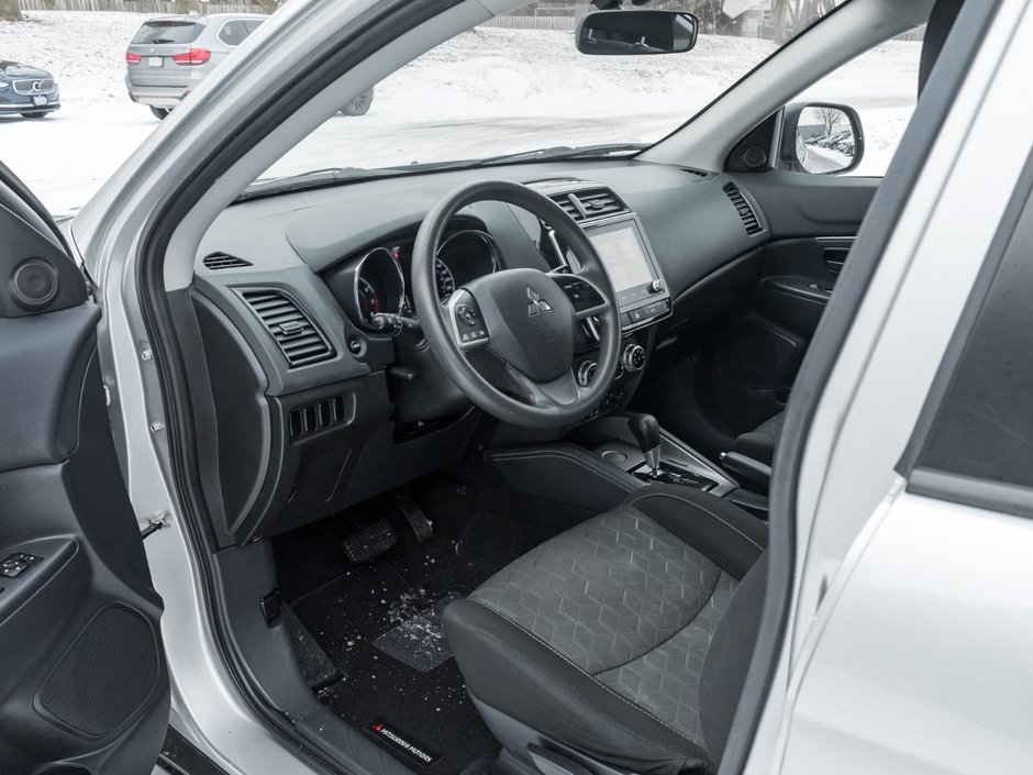 2022 Mitsubishi RVR ES FWD - CVT-6