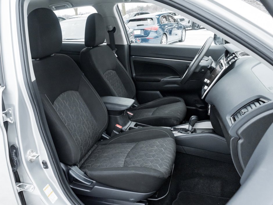 2022 Mitsubishi RVR ES FWD - CVT-18