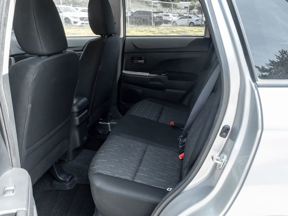 2023 Mitsubishi RVR 2.4L SE AWC - CVT-18