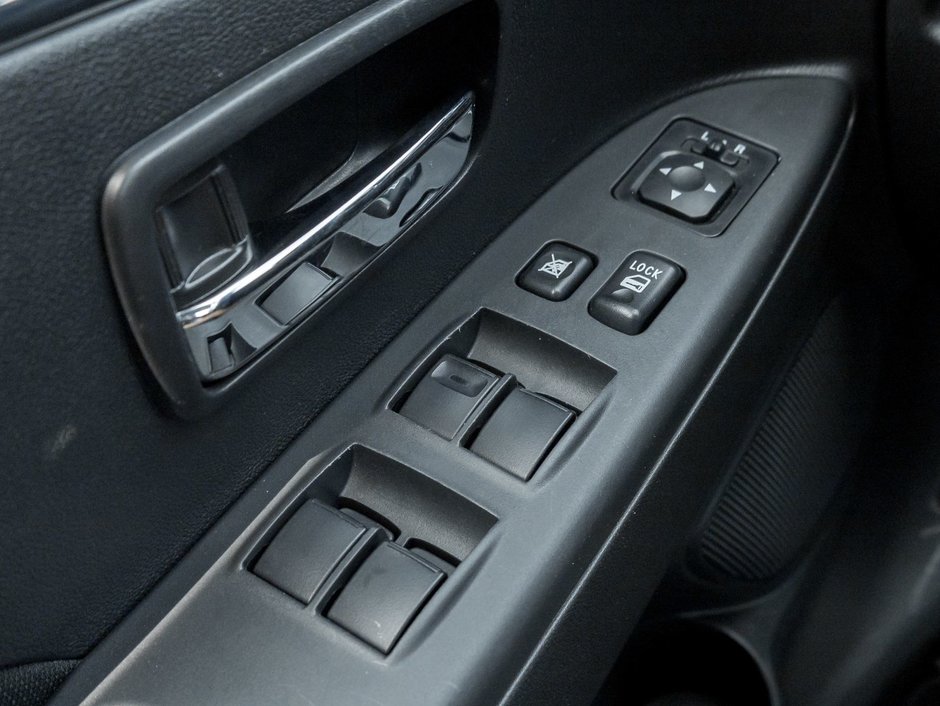 2023 Mitsubishi RVR 2.4L SE AWC - CVT-11