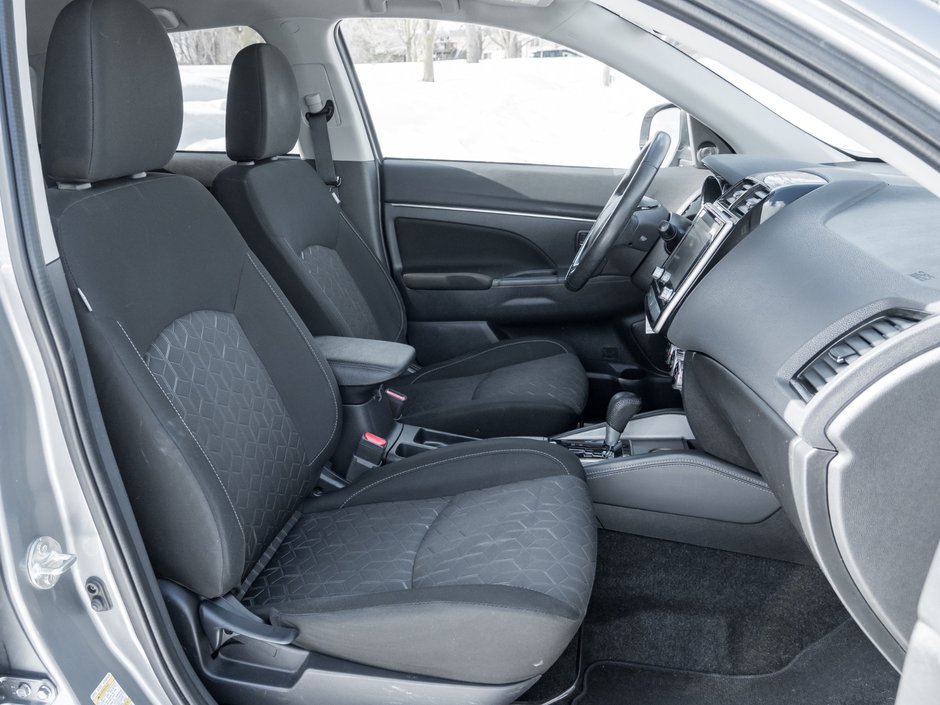 2023 Mitsubishi RVR SE FWD - CVT-17