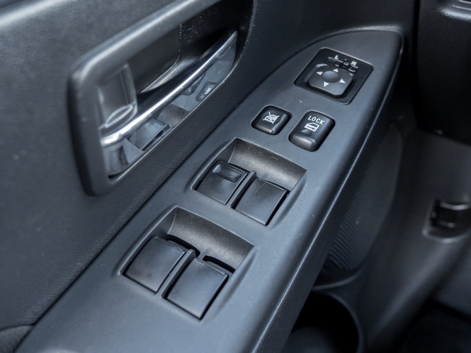 2023 Mitsubishi RVR SE FWD - CVT-12