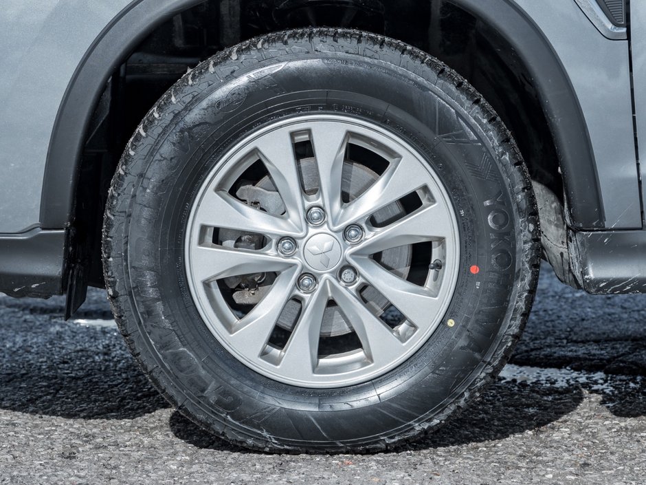 2023 Mitsubishi RVR SE FWD - CVT-3