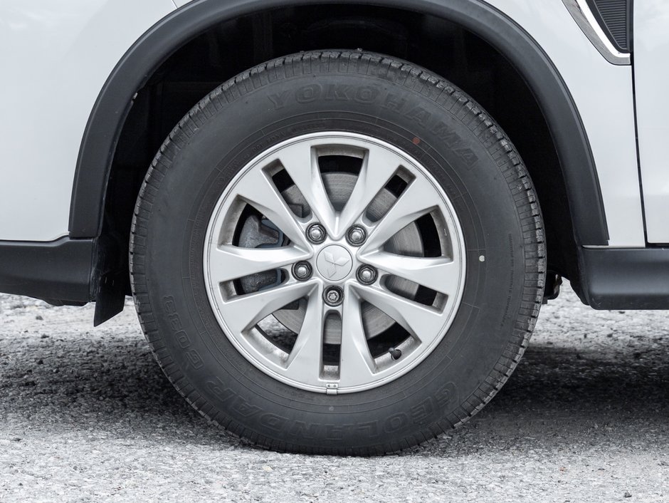 2023 Mitsubishi RVR 2.4L SE AWC - CVT-3