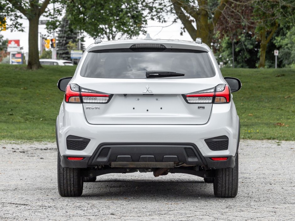 2023 Mitsubishi RVR 2.4L SEL AWC - CVT-5