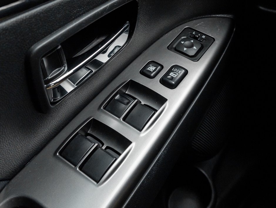 2023 Mitsubishi RVR 2.4L SEL AWC - CVT-11