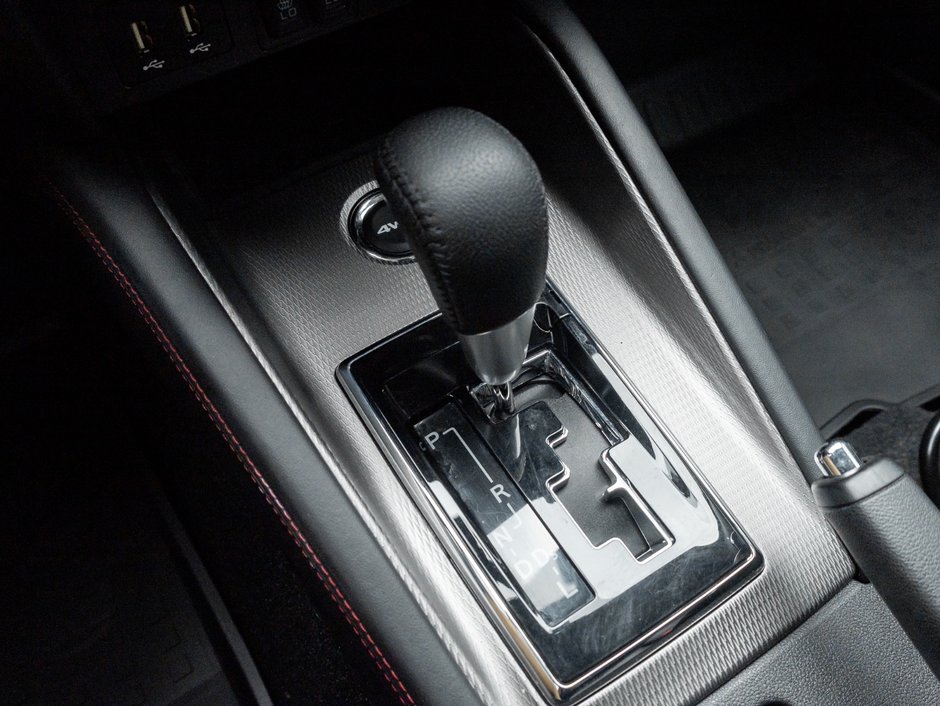 2023 Mitsubishi RVR 2.4L SEL AWC - CVT-13