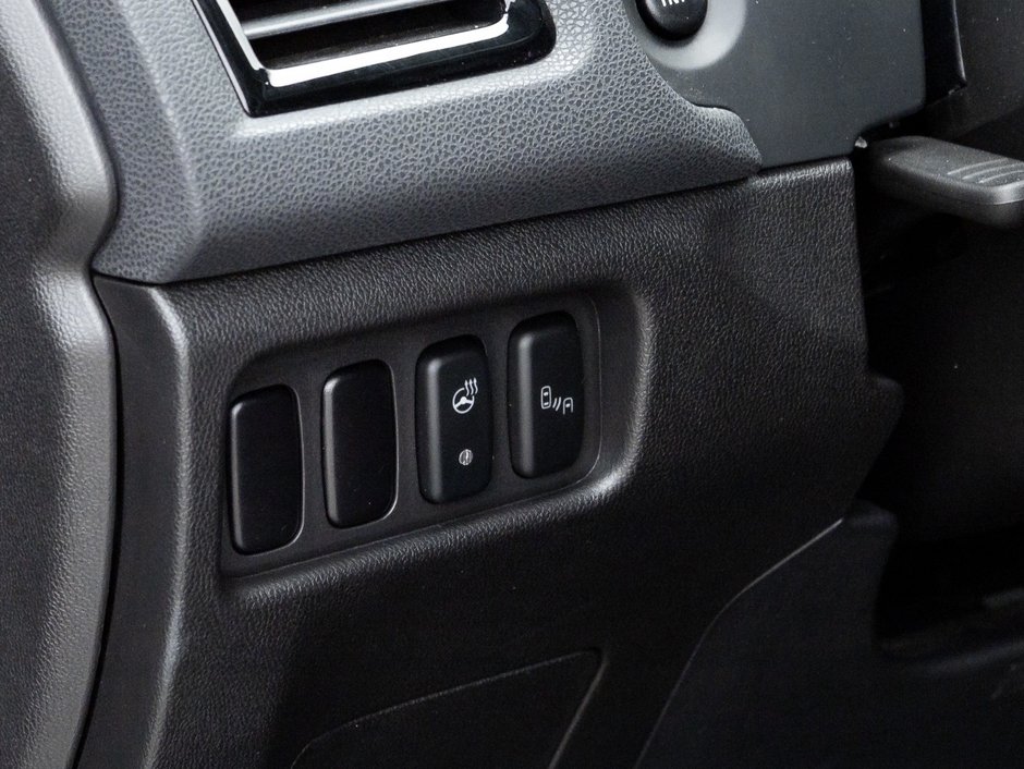 2023 Mitsubishi RVR 2.4L SEL AWC - CVT-12