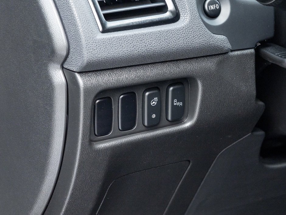 2023 Mitsubishi RVR 2.4L SEL AWC - CVT-11