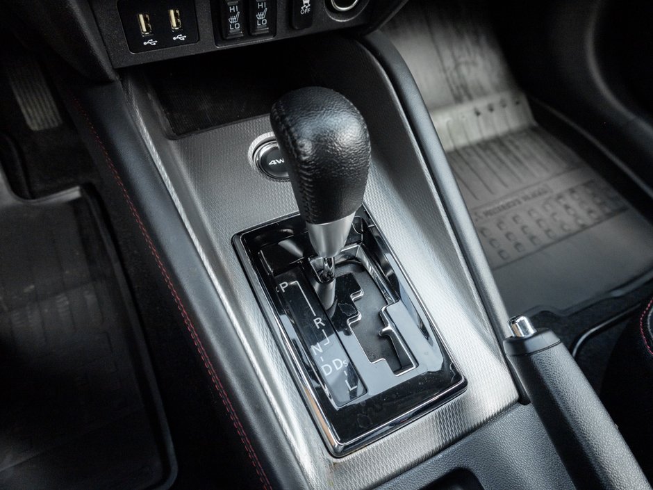 2023 Mitsubishi RVR 2.4L SEL AWC - CVT-12