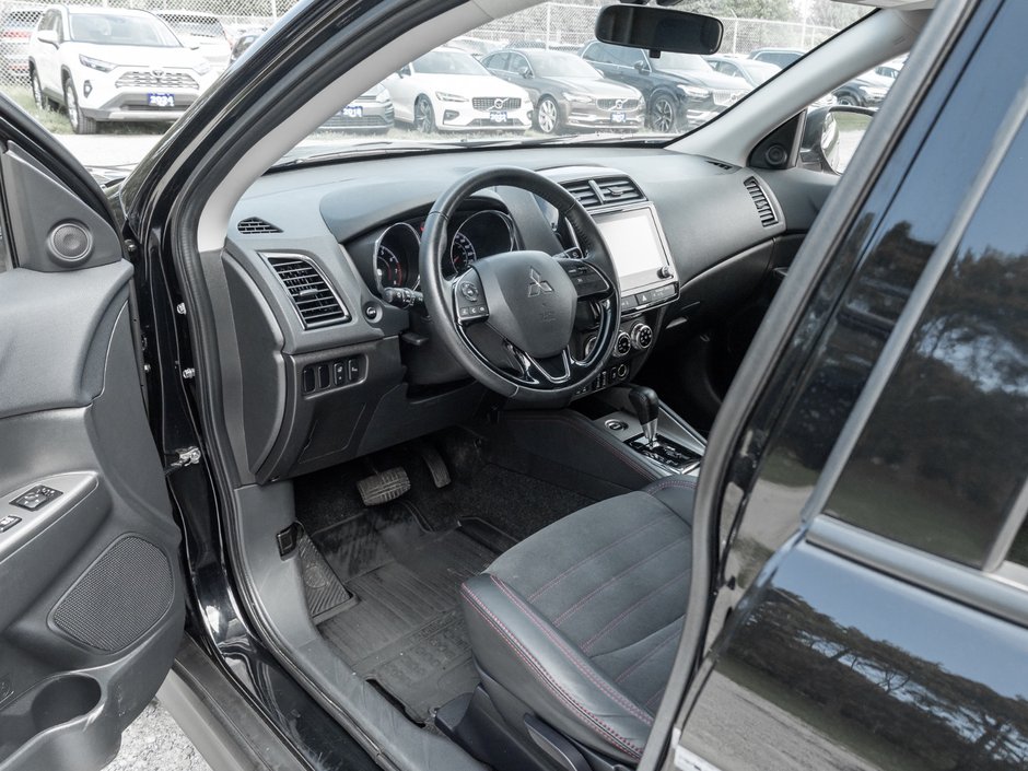2023 Mitsubishi RVR 2.4L SEL AWC - CVT-6