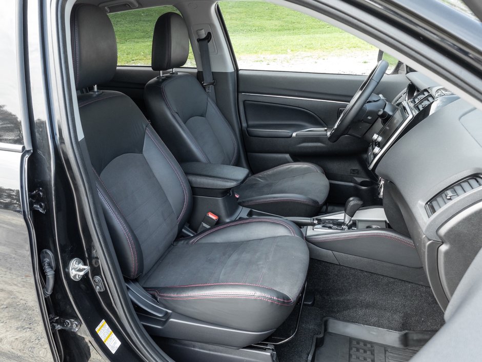 2023 Mitsubishi RVR 2.4L SEL AWC - CVT-16