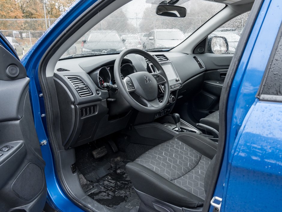 2024 Mitsubishi RVR ES FWD-6