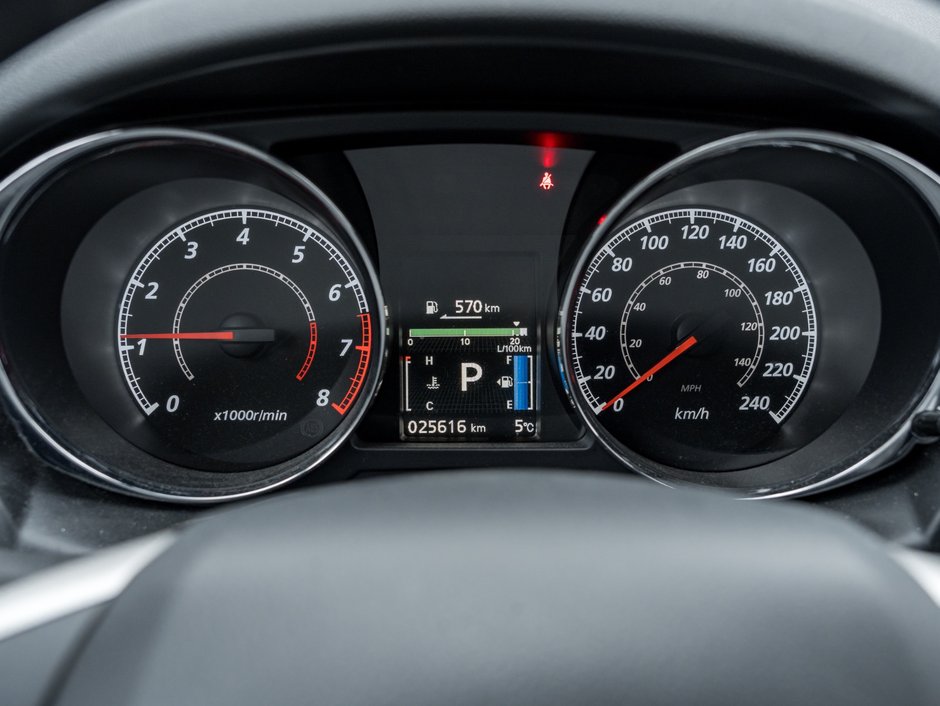 2024 Mitsubishi RVR ES FWD-10