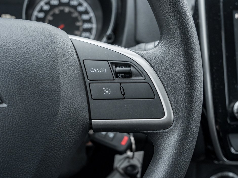 2024 Mitsubishi RVR ES FWD-9