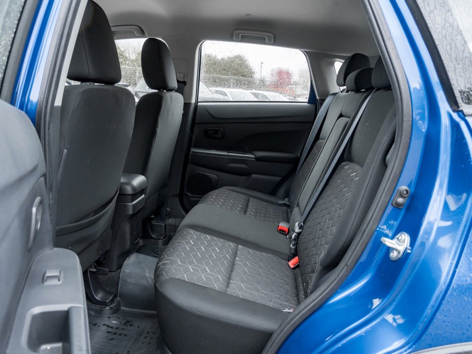 2024 Mitsubishi RVR ES FWD-18