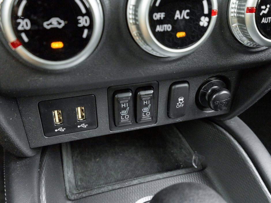 2024 Mitsubishi RVR ES FWD-14