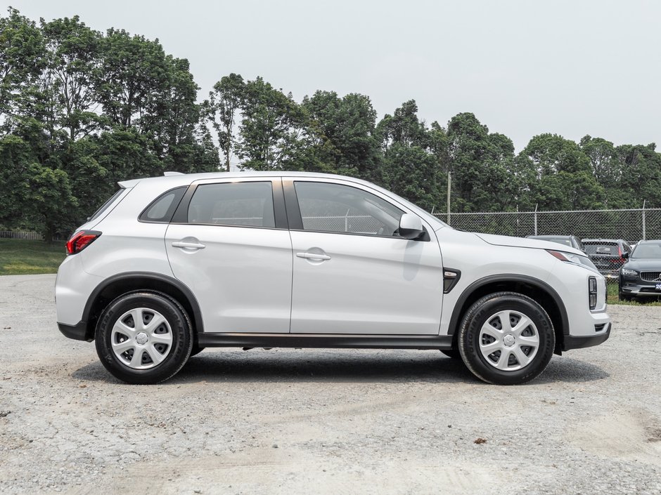 2024 Mitsubishi RVR ES FWD-4