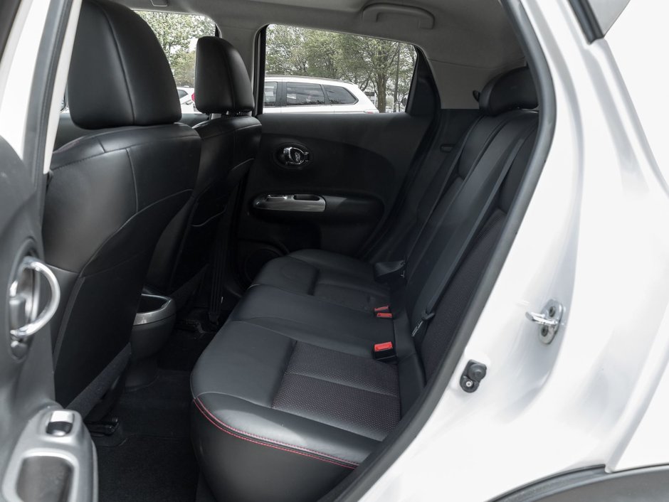 2015 Nissan Juke SL AWD CVT-23