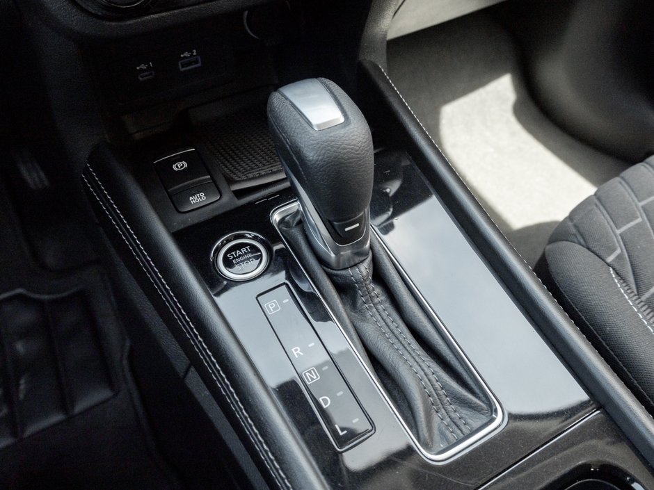 2021 Nissan Kicks SV CVT-13