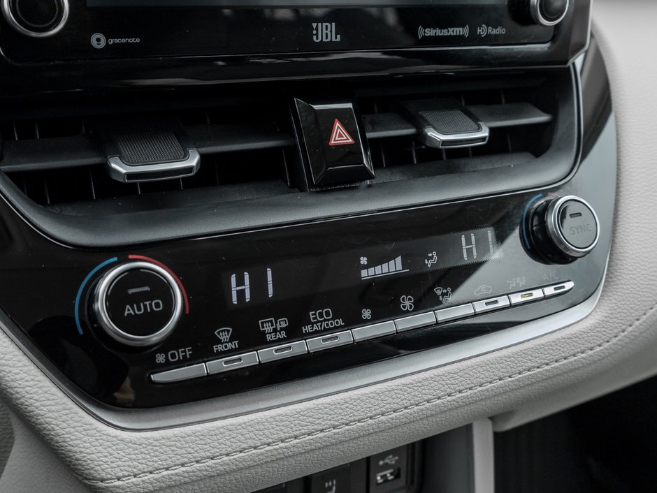 2022 Toyota Corolla Cross XLE AWD-16