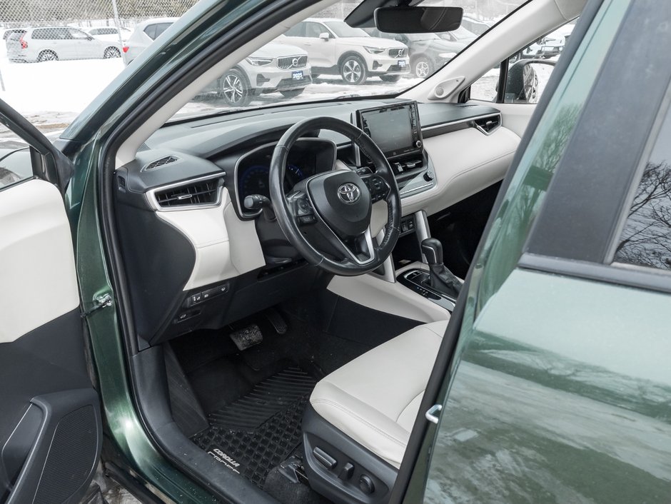 2022 Toyota Corolla Cross XLE AWD-6