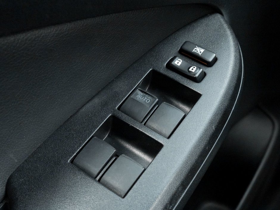 2010 Toyota Corolla 4-door Sedan S 5M-13