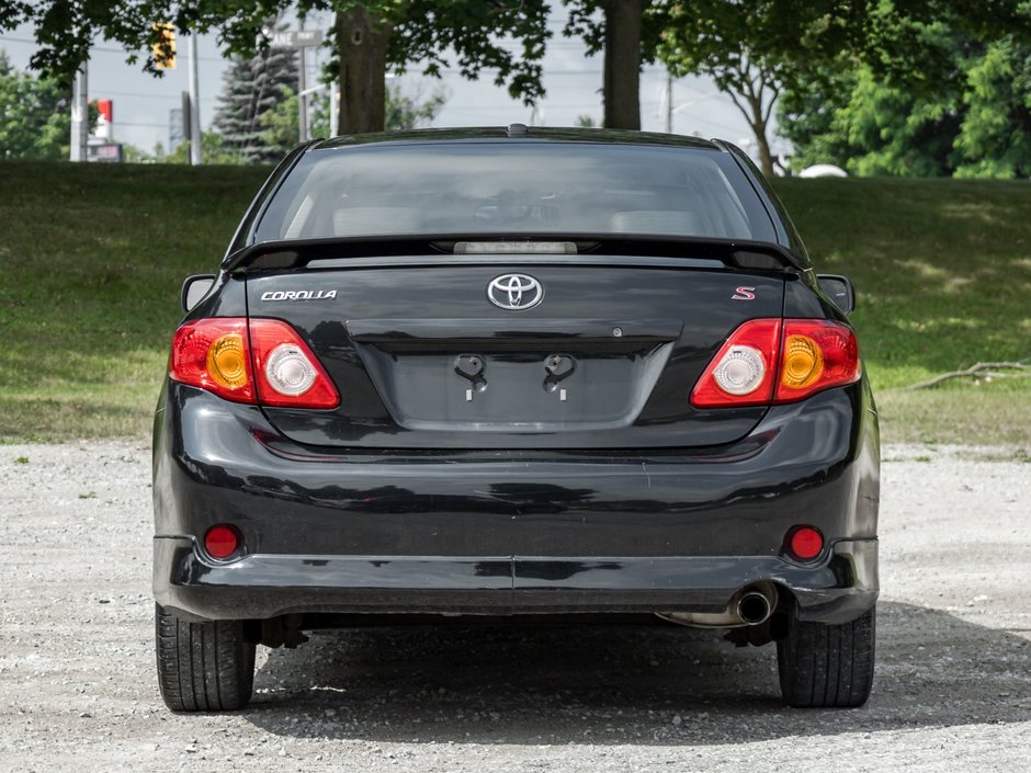2010 Toyota Corolla 4-door Sedan S 5M-4